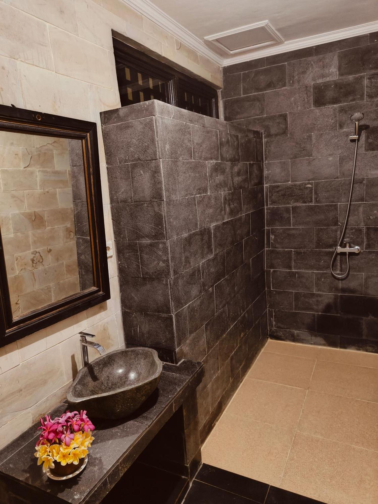 Berlian Inn Kuta Beach Dış mekan fotoğraf